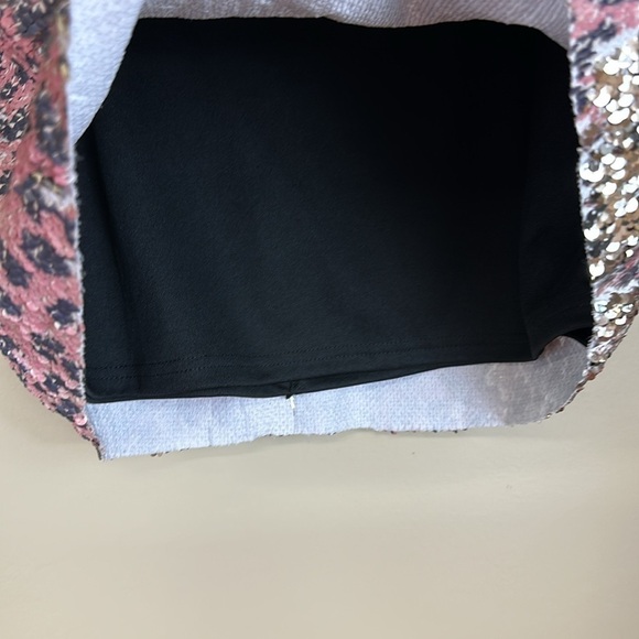 Free people one 08 sequin mini skirt 16”w 16”length great preowned condition - Picture 3 of 7